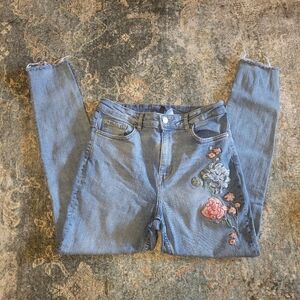 H&M Divided Floral Embroidered High Rise Skinny Jeans Sz 12 Raw Hem